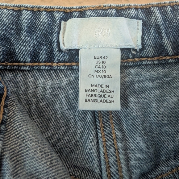 H&M Blue Denim Maxi Skirt With Slit In Front. Pockets Front And Back - Picture 3 of 5